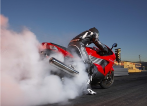 Đừng "nẹt" pô khi tham gia giao thông